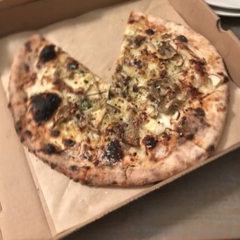 Short & Main - Fungi pizza - Pizza Near Me - Gloucester, Massachusetts Short & Main - Fungi pizza - Pizza Near Me - Gloucester, Massachusetts
