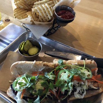 The EATery - Gastropubs Near Me - Mammoth Lakes, California