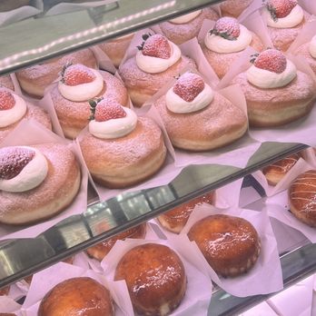 Memorylook - Strawberry donut - Coffee & Tea Near Me - Los Angeles, California Memorylook - Strawberry donut - Coffee & Tea Near Me - Los Angeles, California