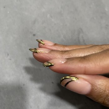 Lacquer Lounge - Smearing down the sides of my nails and chipping. - Nail Salons Near Me - Philadelphia, Pennsylvania