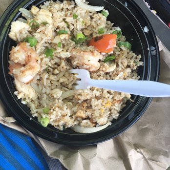 Sortrel Thai - Chef fried rice with shrimp and chicken and fried tomatoes - Thai Near Me - Sterling, Virginia Sortrel Thai - Chef fried rice with shrimp and chicken and fried tomatoes - Thai Near Me - Sterling, Virginia