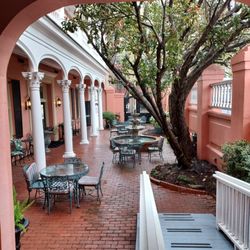 The Meeting Street Inn - Courtyard