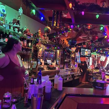 Cleo's Brown Beam Tavern - Cocktail Bars Near Me - Appleton, Wisconsin