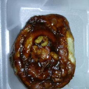 Apple Annie's - Giant walnut cinnamon roll - Breakfast & Brunch Near Me - Morgantown, West Virginia