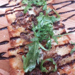 World of Beer - Black and Blue flatbread