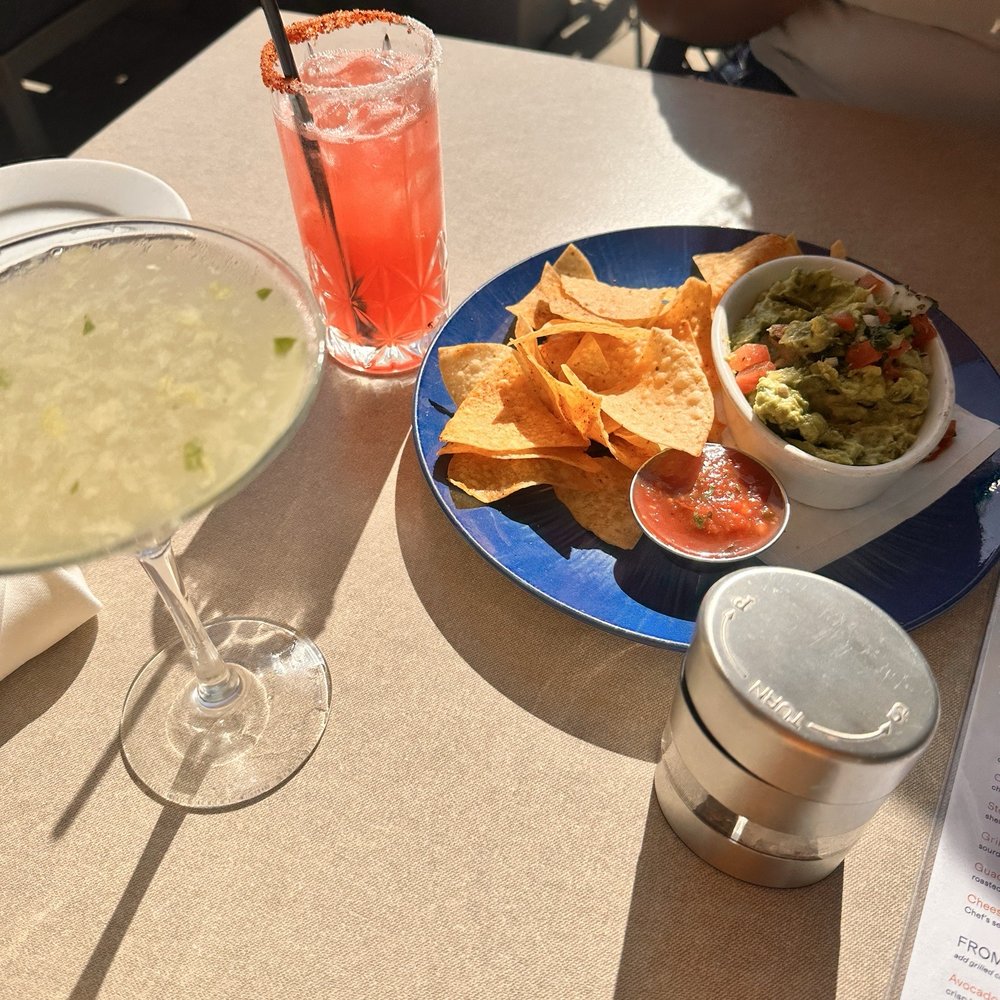 zinc@shade - Guacamole - New American Near Me - Manhattan Beach, California zinc@shade - Guacamole - New American Near Me - Manhattan Beach, California