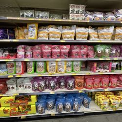 Grocery Outlet - So many different snack options