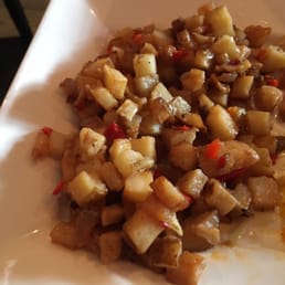 Awful hash. Cold. Unseasoned. Oily Mess.  Absolutely Terrible.