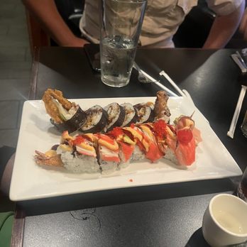 Naree Kitchen - Dragon roll - Sushi Bars Near Me - Kansas City, Kansas Naree Kitchen - Dragon roll - Sushi Bars Near Me - Kansas City, Kansas