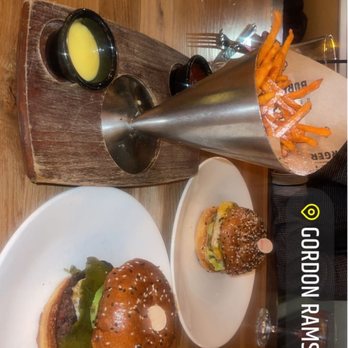 Gordon Ramsay Burger - Hell's Kitchen Burger* Southern Yardbird Sweet Potato Fries - Salad Near Me - Chicago, Illinois