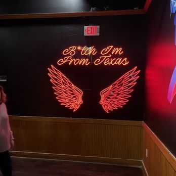 Pete's Dueling Piano Bar - Wall Art - Bars Near Me - Houston, Texas