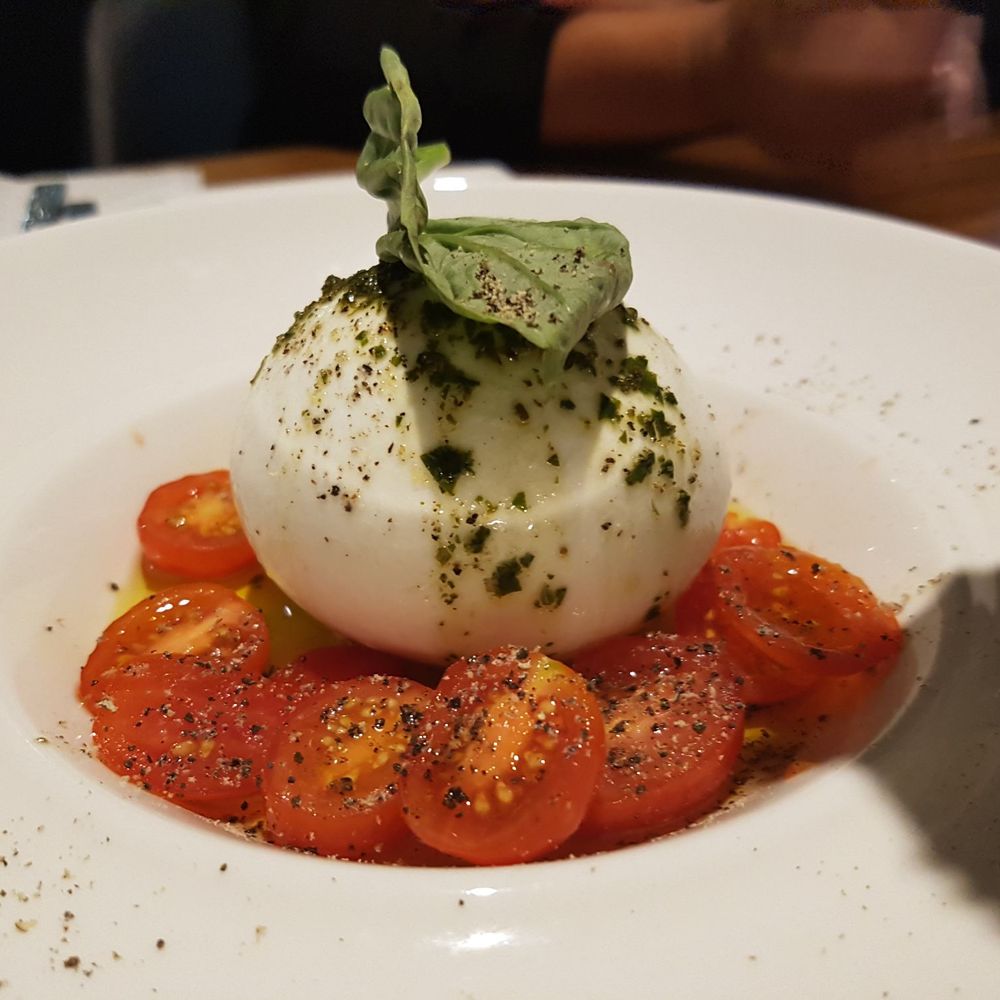 Restaurant Tre Colori - Caprese - Pizza Near Me - Chambly, Quebec Restaurant Tre Colori - Caprese - Pizza Near Me - Chambly, Quebec