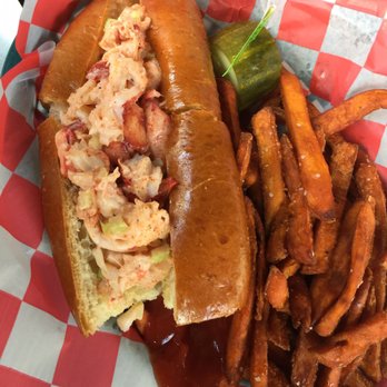 The Continental Westhampton - Lobster Roll and Sweet Potato Fries - New American Near Me - Richmond, Virginia The Continental Westhampton - Lobster Roll and Sweet Potato Fries - New American Near Me - Richmond, Virginia