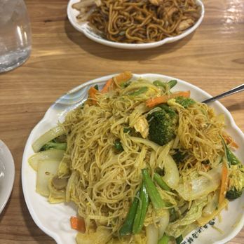 Chinatown Express - Rice Noodle, Singapore Style and Lo2 Chicken lo mein - Chinese Near Me - Washington, DC, District of Columbia