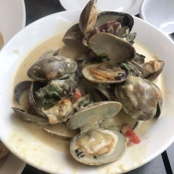 Roger's Riverview Bistro - $16 creamy clams app 5/5! - New American Near Me - Snohomish, Washington