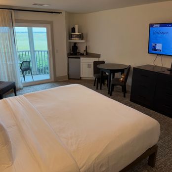 Sea Palms Resort - King balcony room - Golf Near Me - St. Simons Island, Georgia Sea Palms Resort - King balcony room - Golf Near Me - St. Simons Island, Georgia