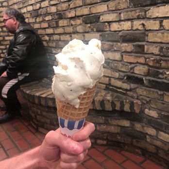 Kopp's Frozen Custard - 1 scoop vanilla custard with pecans - Ice Cream & Frozen Yogurt Near Me - Glendale, Wisconsin