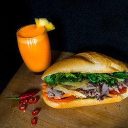 Bun Mese - banh mi & juice combo