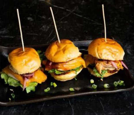 Chick N Jones by null