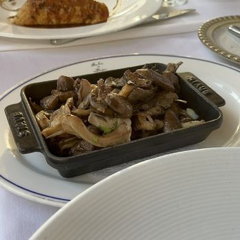 Sale e Pepe - Funghi - Italian Near Me - Marco Island, Florida Sale e Pepe - Funghi - Italian Near Me - Marco Island, Florida