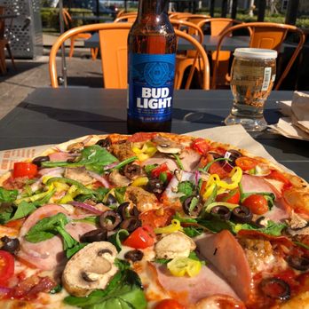Blaze Pizza - Supremely delicious, Blaze is awesome, build your own pie, yeasty dough, fresh ingredients cooked to perfection in about 5 minutes, YUM! - Salad Near Me - Sarasota, Florida