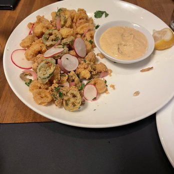 Earls Kitchen + Bar - Chipotle Calamari - Cocktail Bars Near Me - Plano, Texas