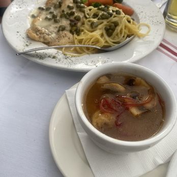 Hank's Italian Restaurant - Chicken Piccata - Pizza Near Me - Torrance, California Hank's Italian Restaurant - Chicken Piccata - Pizza Near Me - Torrance, California