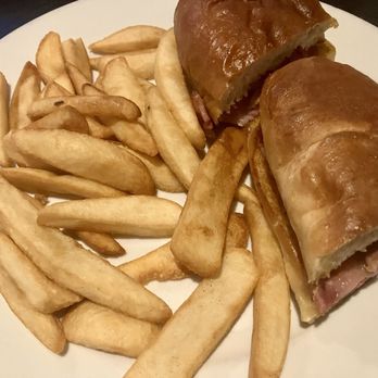 The Olde Ship - Bacon sarnie - British Near Me - Fullerton, California