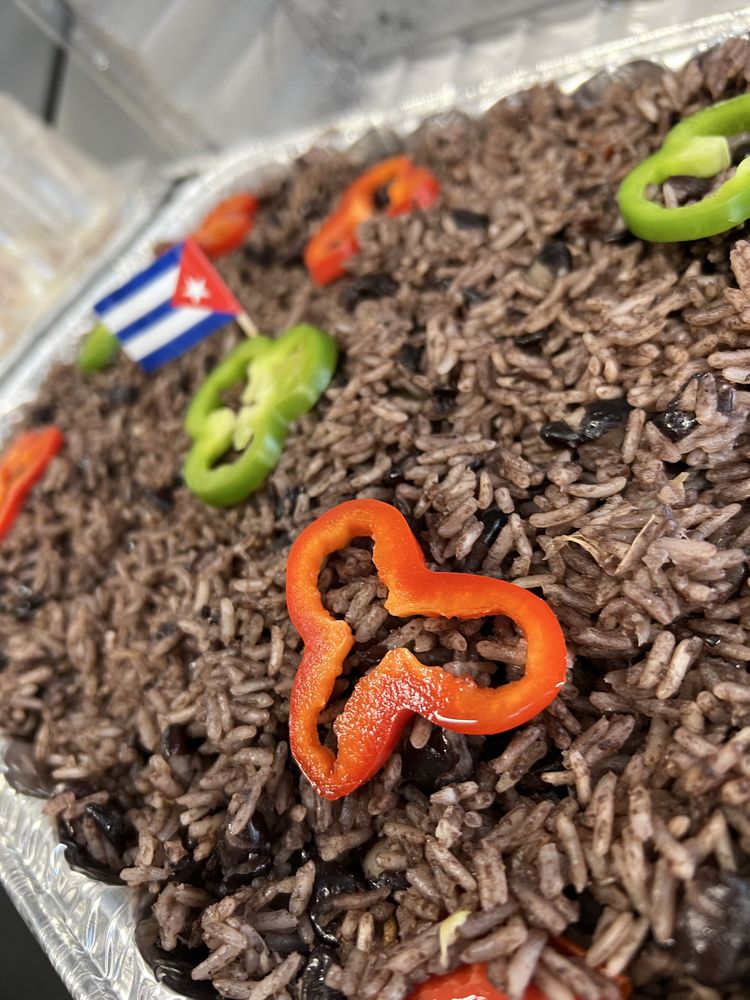 La Cubana Latin Cuisine Logo