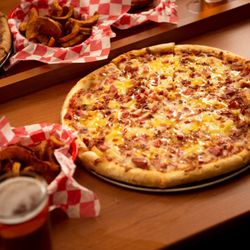 Round1 - Hot, delicious pizza & snacks!