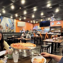 Pizza Piez - Great atmosphere, roomy / comfortable with music / TVs for entertainment