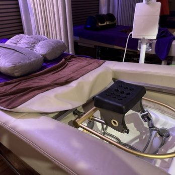 Fa Xiang Ge - Scalp, hair and facial treatment bed with extra pillows. Face, neck and shoulders massage happens here, too. - Hair Loss Centers Near Me - Fresno, California Fa Xiang Ge - Scalp, hair and facial treatment bed with extra pillows. Face, neck and shoulders massage happens here, too. - Hair Loss Centers Near Me - Fresno, California