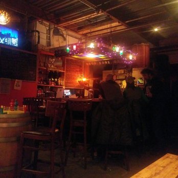 Bridge and Tunnel Brewery - No stress beer tasting - Breweries Near Me - Ridgewood, New York
