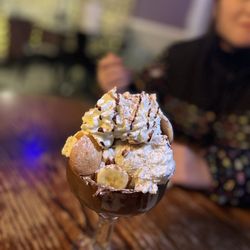 Nana's Ice Cream & Coffee House