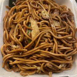 Chopstix - Chow Chicken Lo Mein Tray very good