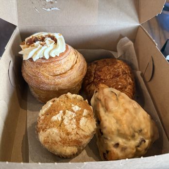 Baked Bread & Pastry - Cruffin, croissant, blueberry muffin, scone - Bakeries Near Me - Granbury, Texas Baked Bread & Pastry - Cruffin, croissant, blueberry muffin, scone - Bakeries Near Me - Granbury, Texas