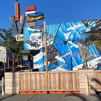V Room - V ROOM - Pubs Near Me - Long Beach, California