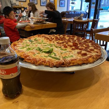Pastoli's Pizza, Pasta & Paisans - Extra large pizza - Pizza Near Me - Pittsburgh, Pennsylvania