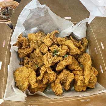 Chicken And Burger - a box of fried chicken - Burgers Near Me - Willow Grove, Pennsylvania Chicken And Burger - a box of fried chicken - Burgers Near Me - Willow Grove, Pennsylvania