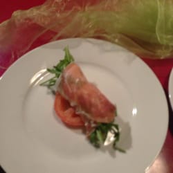 Dinner in the Dark - Vorspeise: Parmaschinken, Rucola und Tomate mit einer Sauce