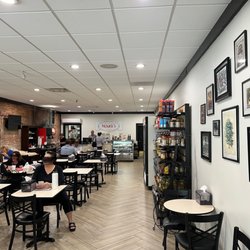 Noura Cafe - Inside