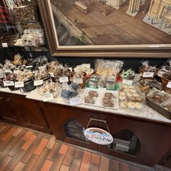 Schmidt's Fudge Haus - Chocolates mmmmmm
