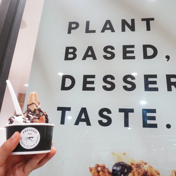 Pressed Juicery - Pineapple Freeze with Chocolate Drizzile, Marshmallow and Peach Gummy Bears - Juice Bars & Smoothies Near Me - Honolulu, Hawaii Pressed Juicery - Pineapple Freeze with Chocolate Drizzile, Marshmallow and Peach Gummy Bears - Juice Bars & Smoothies Near Me - Honolulu, Hawaii