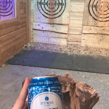 Class Axe Throwing & Bar - Axe Throwing Near Me - Denver, Colorado