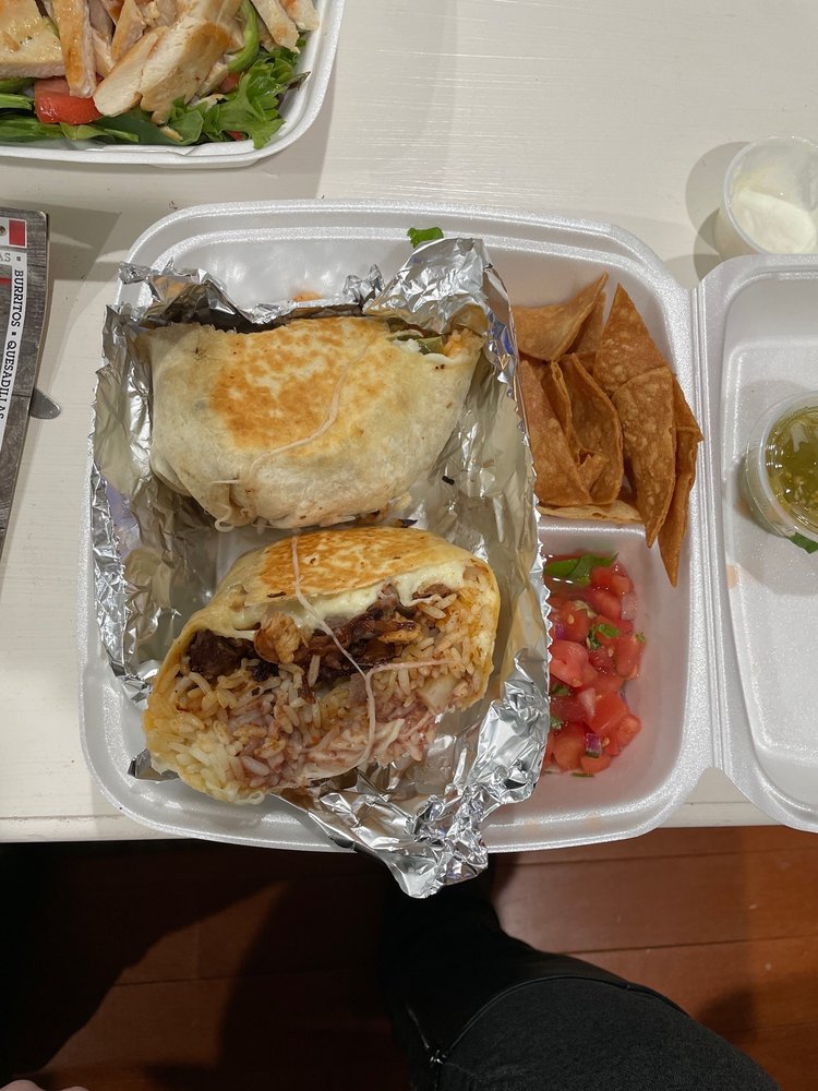 LA HERRADURA BISTRO FAMILY RESTAURANT Updated November 2024 29