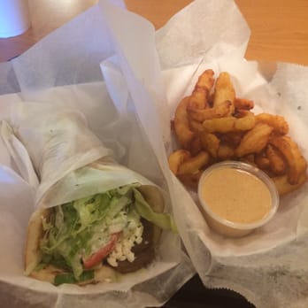 Pita Delite Friendly - Gyro Pita and Onion Petals with fajita sauce - Salad Near Me - Greensboro, North Carolina
