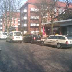Hansa-Taxi - Tägliche zweitereiheparkende Frühstückspause am Lämmersieth.