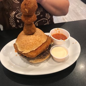 Maple Leaf Diner - Pizza Burger - American Near Me - Dallas, Texas Maple Leaf Diner - Pizza Burger - American Near Me - Dallas, Texas
