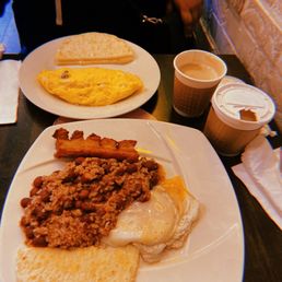 Latte & Chicharron con Arepa Latte & Chicharron con Arepa