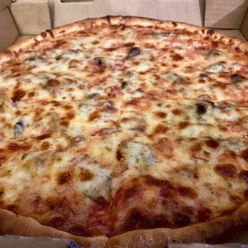 D-Ray's Pizzeria - Large Cheese and Mushrooms! They make their own sauce and it's delicious! Perfectly baked. What a treat! - Chicken Wings Near Me - Oneida, New York D-Ray's Pizzeria - Large Cheese and Mushrooms! They make their own sauce and it's delicious! Perfectly baked. What a treat! - Chicken Wings Near Me - Oneida, New York